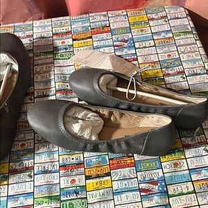 Amazon Essentials Women’s Gray Ballet Flats
